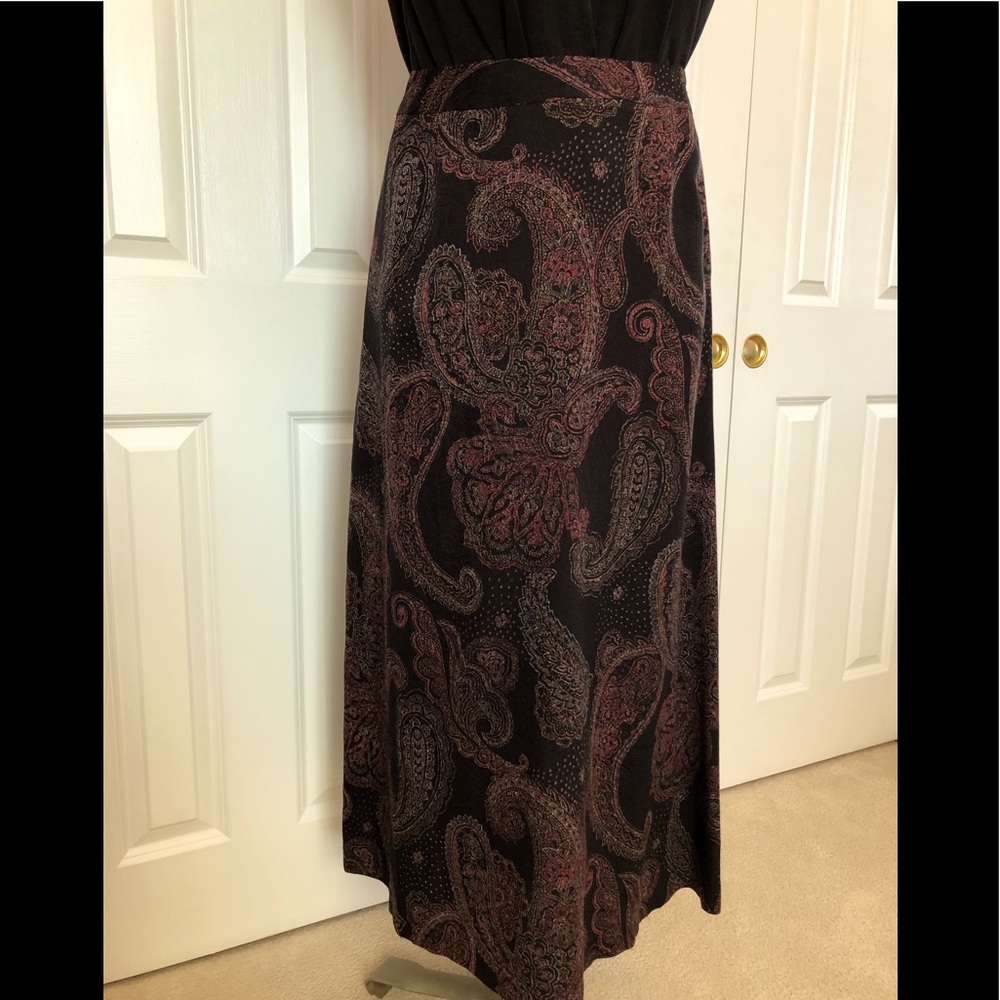Black/red/grey multi patterned skirt Talbots sz12
